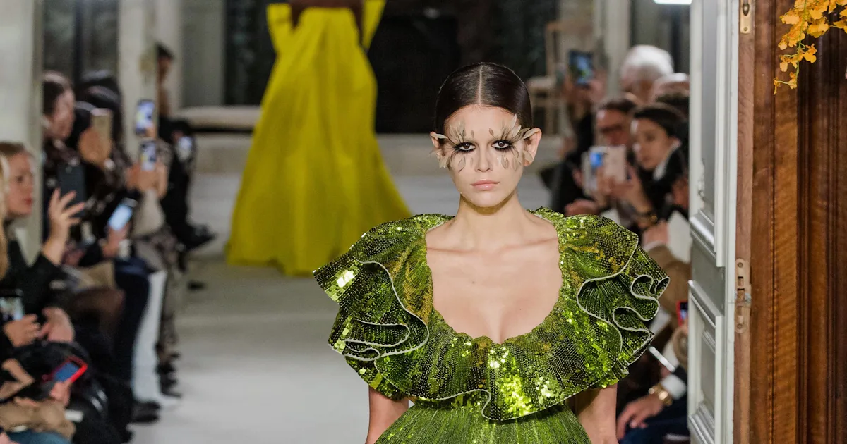 women runway dress 2019 Pamella Roland Spring 2019 Ready-to-Wear Fashion Show