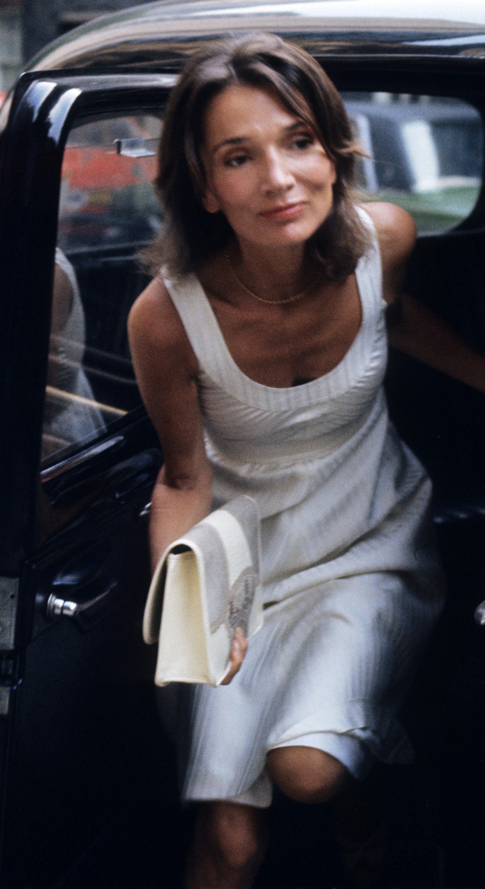 Lee Radziwill’s Best Style Moments: Timeless American Elegance in Pictures