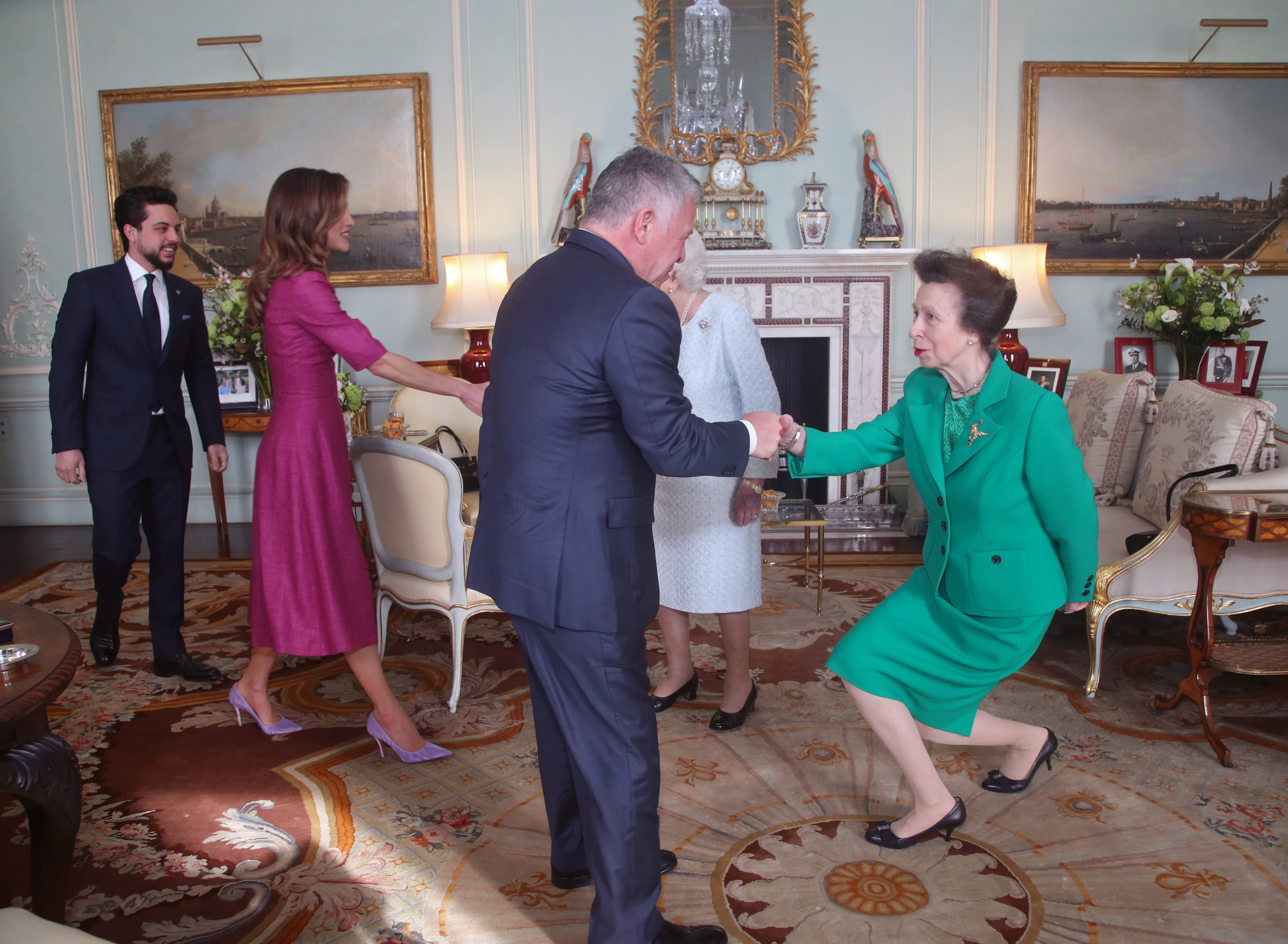 Queen Rania and Queen Elizabeth Meet in Exclusive Queen Summit