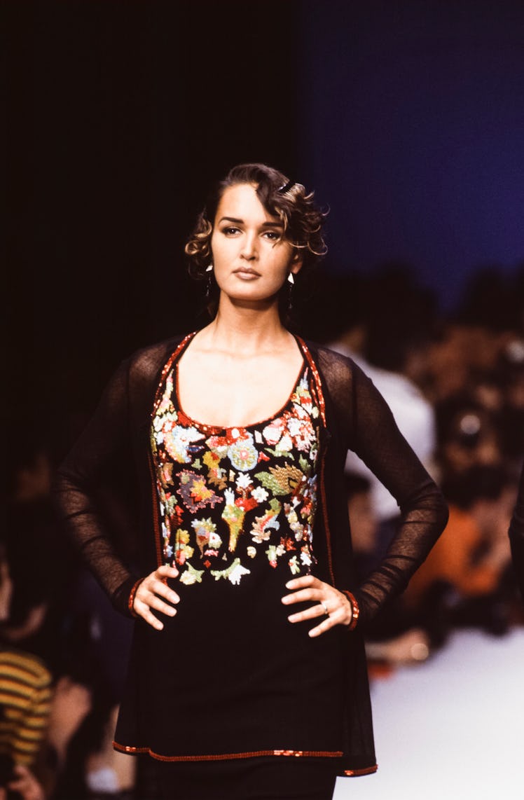 Gail Elliott walking the runway during the Karl Lagerfeld Ready-to-Wear Winter 1992-1993 fashion sho...