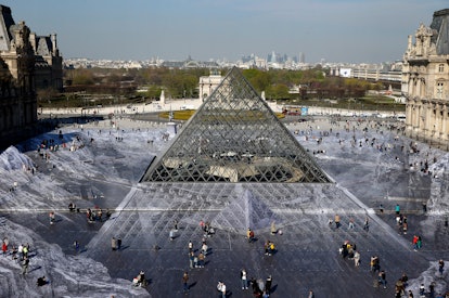 "JR Au Louvre & Le Secret De La Grande Pyramide" :JR Creates A Monumental Piece OF Art On The Scale ...