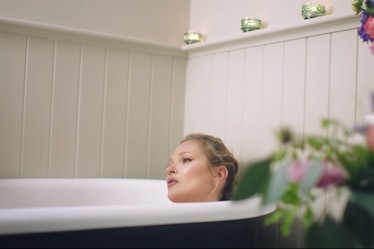 kate-moss-bath.png