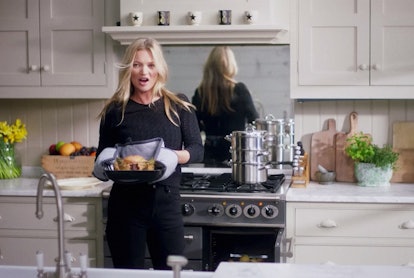 kate-moss-cooking-2.jpg