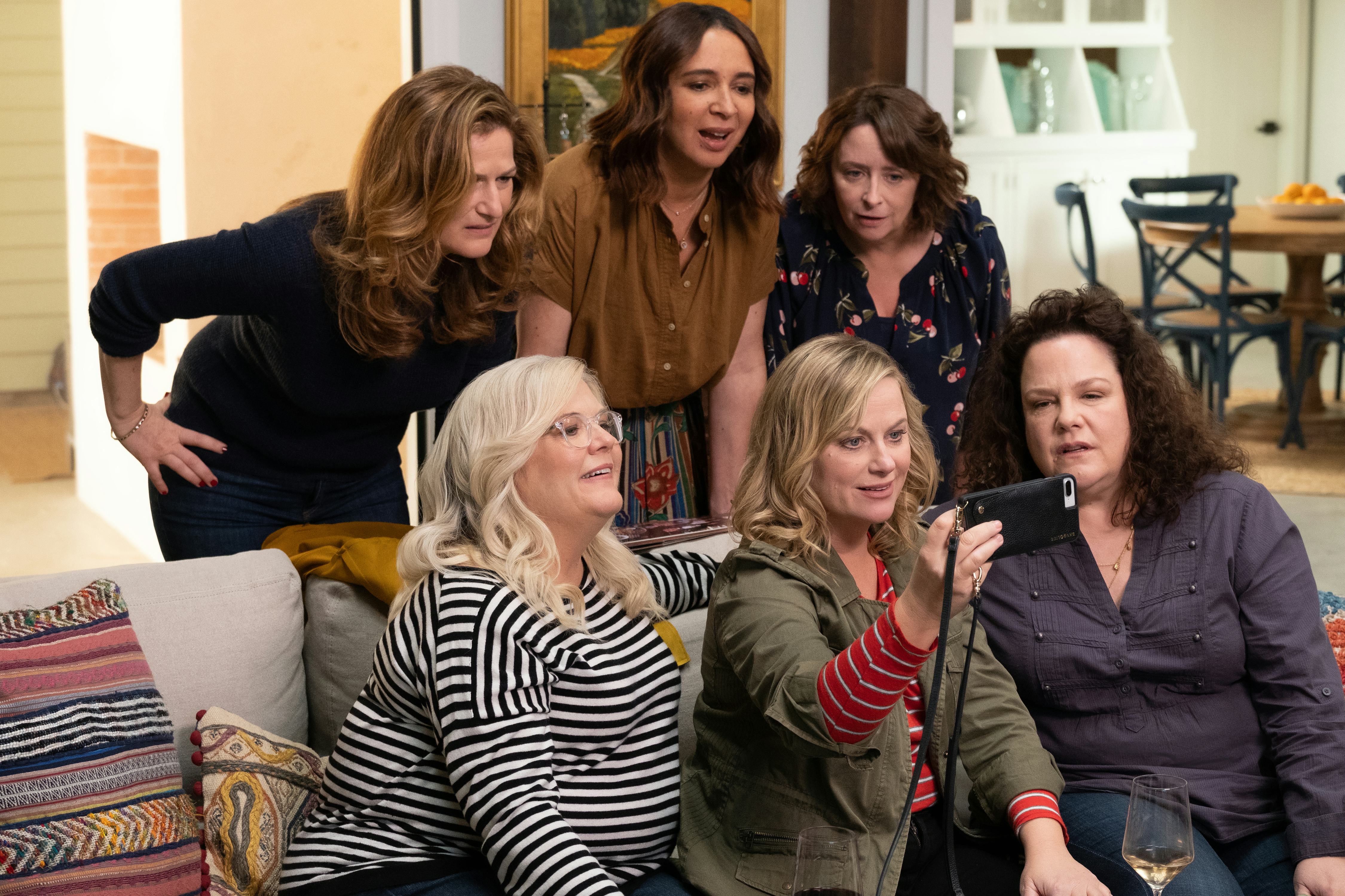 Netflix’s Wine Country Trailer Finds Amy Poehler and Maya Rudolph in Napa