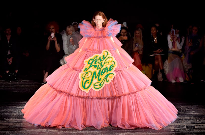 Viktor & Rolf : Runway - Paris Fashion Week - Haute Couture Spring Summer 2019