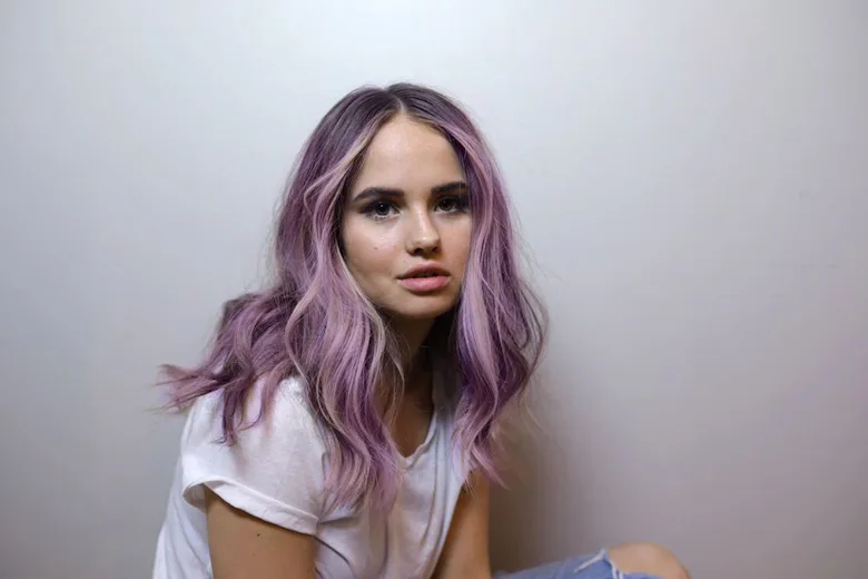 debby ryan purple dress Debby Ryan inspira los mejores looks para pelo rizado
