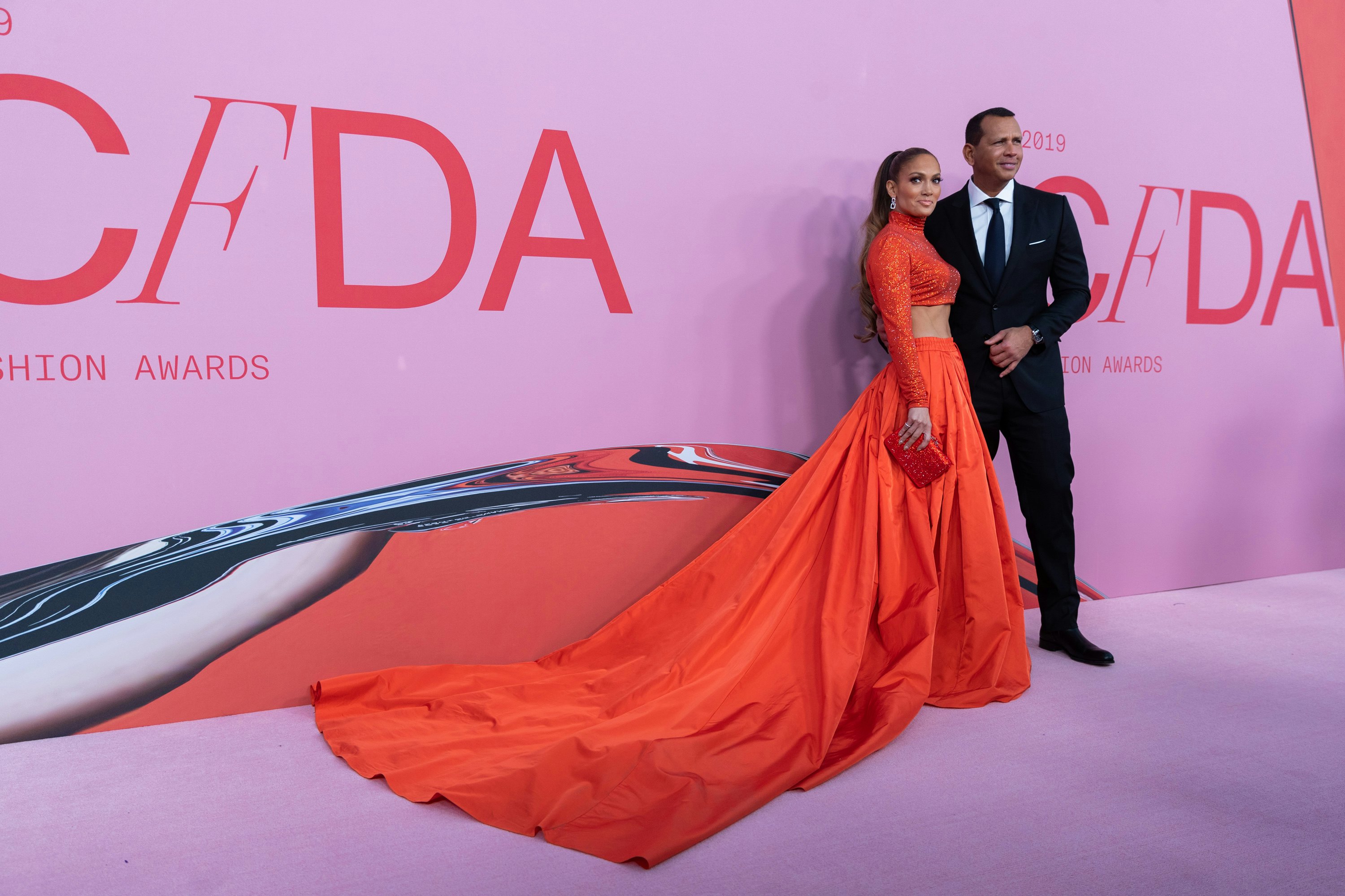 Cfda awards 2019 red hot sale carpet