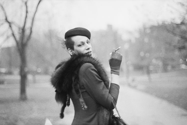 Ivy on the way to Newbury St., Boston Garden, Boston, 1973.jpg