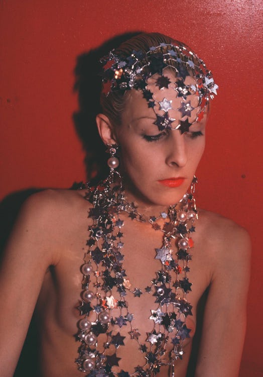 53_Greer modeling jewelry, NYC 1985.jpg