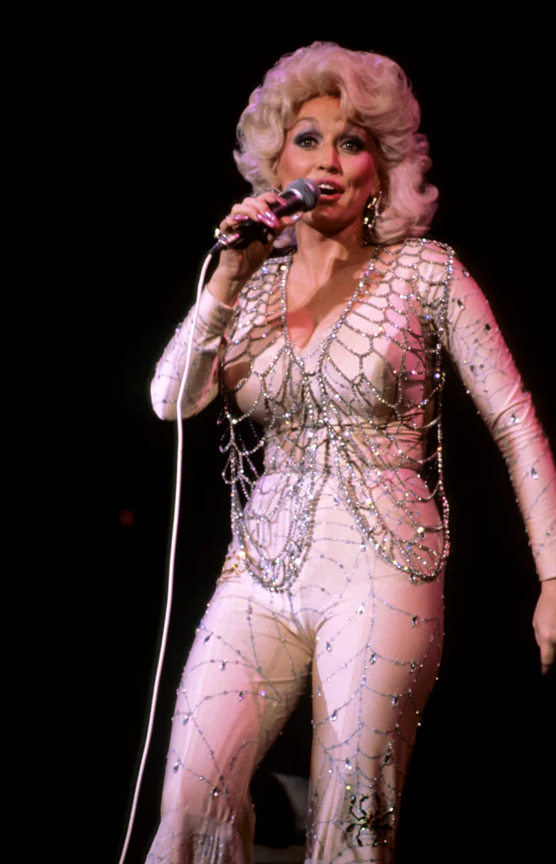 dolly parton 1977 grammys pink dress Dolly parton bell bottoms