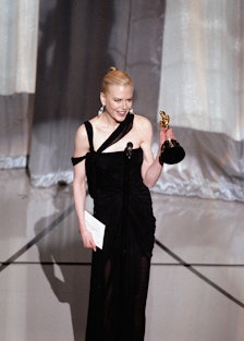 Nicole Kidman Accepts Her Oscar.