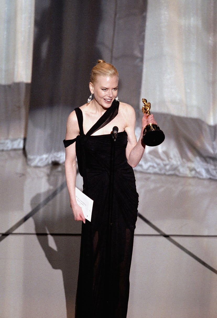 Nicole Kidman Accepts Her Oscar.