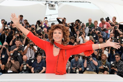 Sophia Loren embracing the air