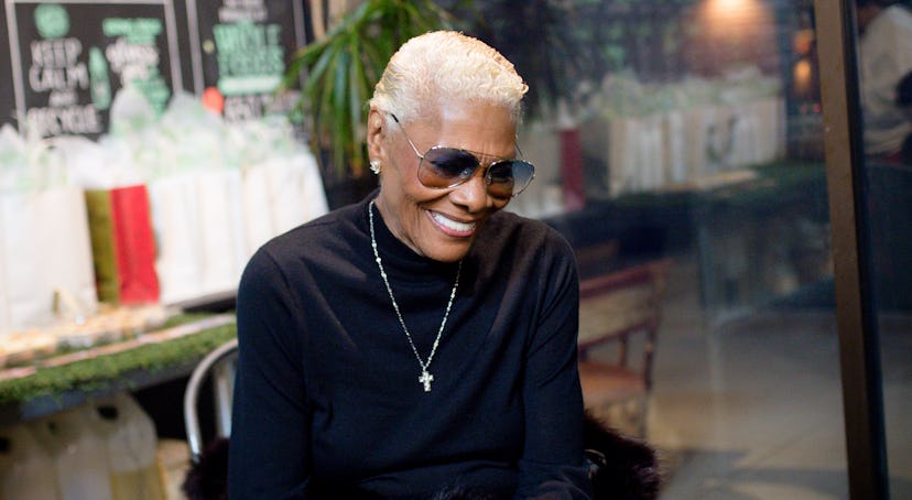 dionne warwick smiling with sunglasses on