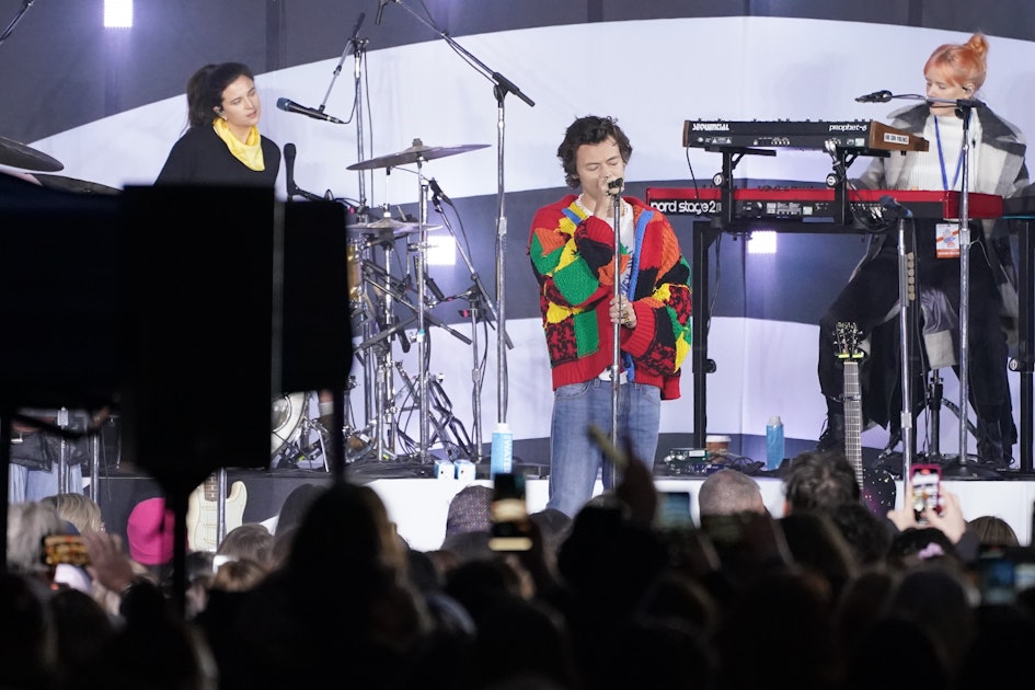 Harry Styles Rocks the Over-the-Shoulder Sweater
