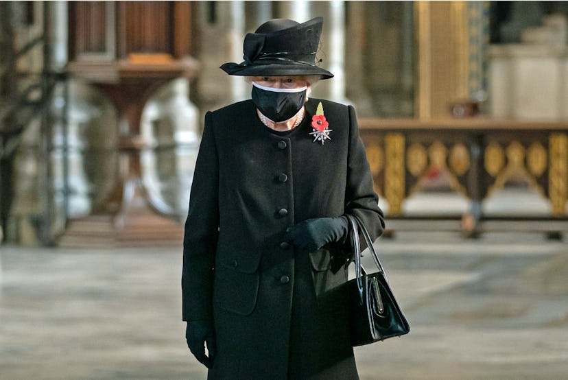 Queen Elizabeth II wearing a face mask