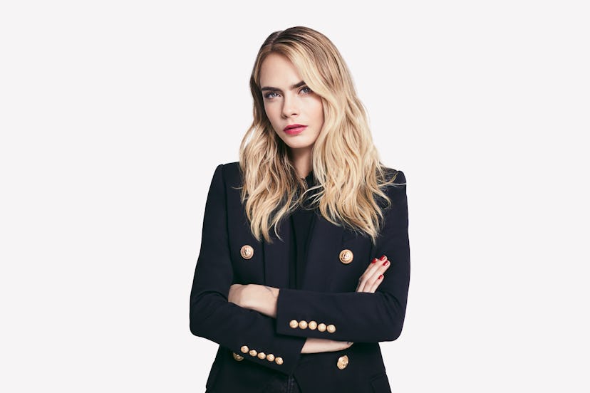 cara crossed arms