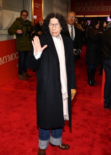 Fran Lebowitz holding up her hand