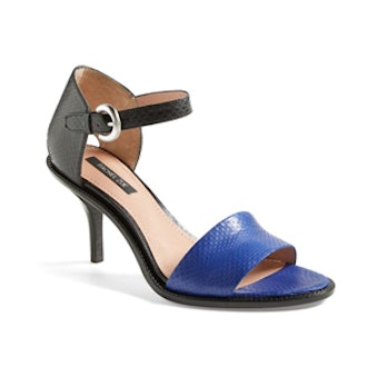 Nika Sandal