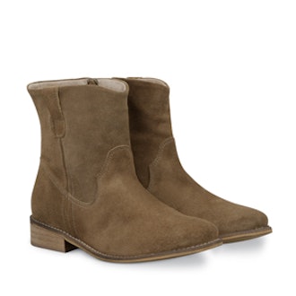 Clay Boots in Taupe Suede