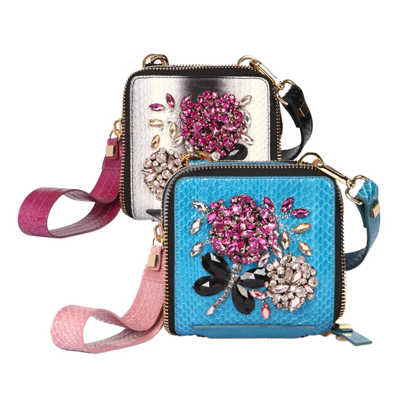 2 Cool Ways To Rock A Statement Bag