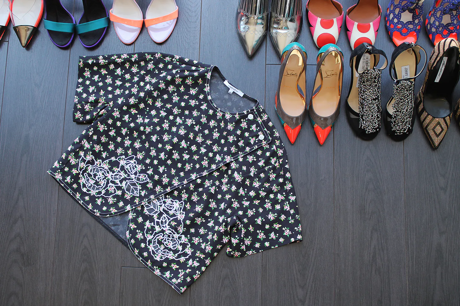 Style Tip Of The Week: Wear Dark Florals Now And Later