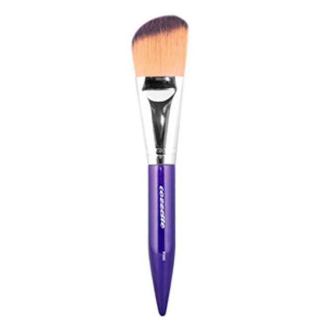 P300 Angled Foundation Brush