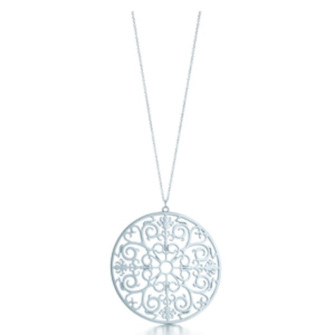 Tiffany Enchant® round pendant in sterling silver