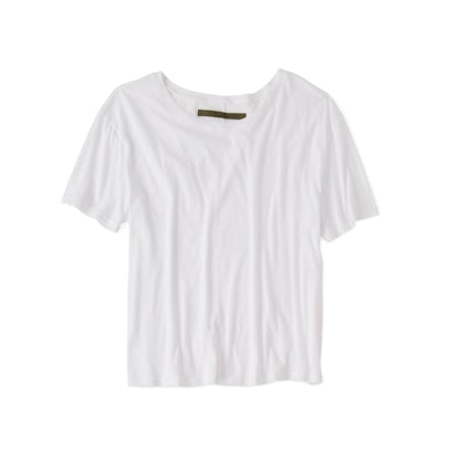 5 Plain White T-Shirts We’re Obsessed With