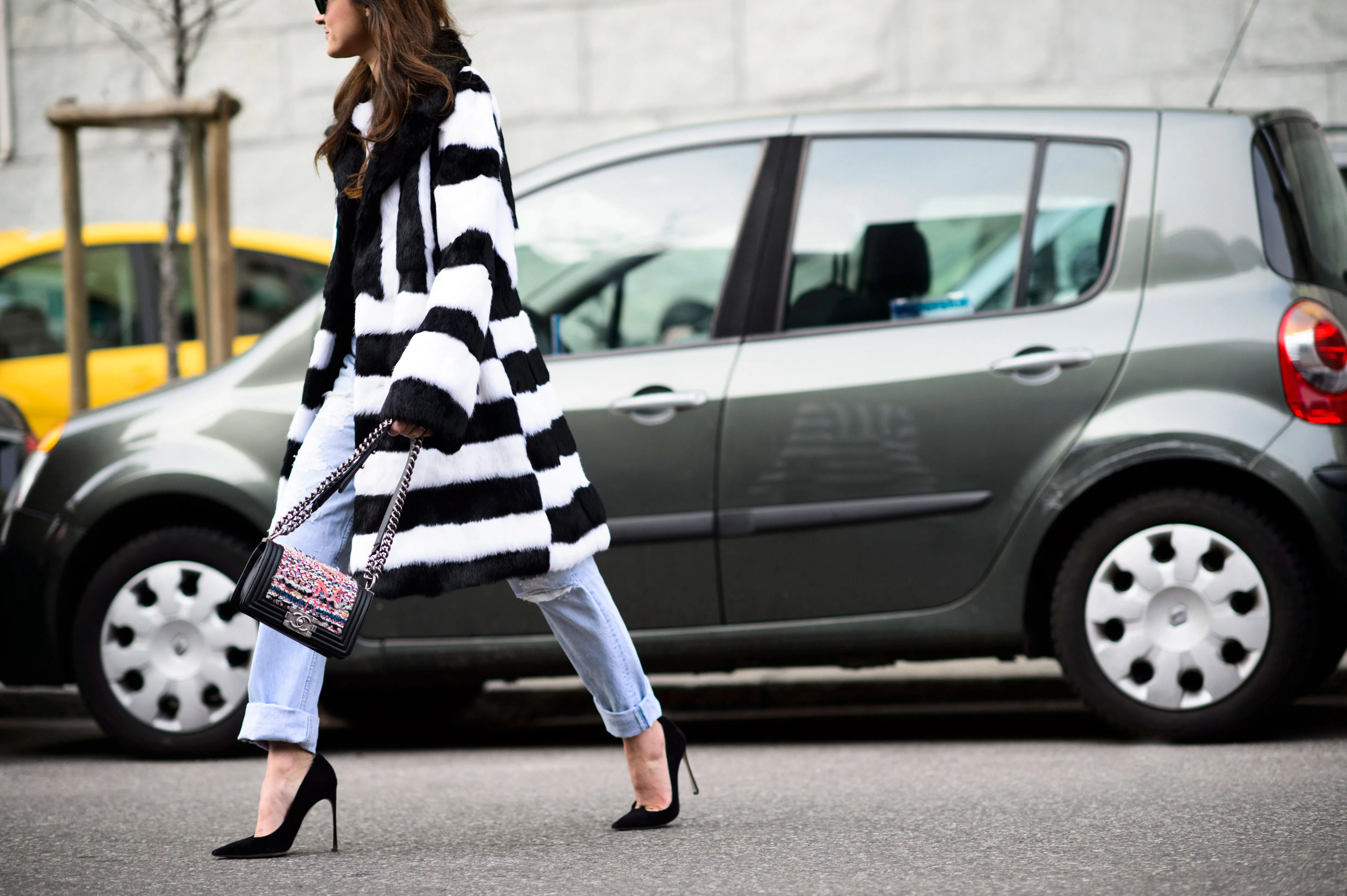 Try This Fashionable Way To Dress Up Distressed Denim