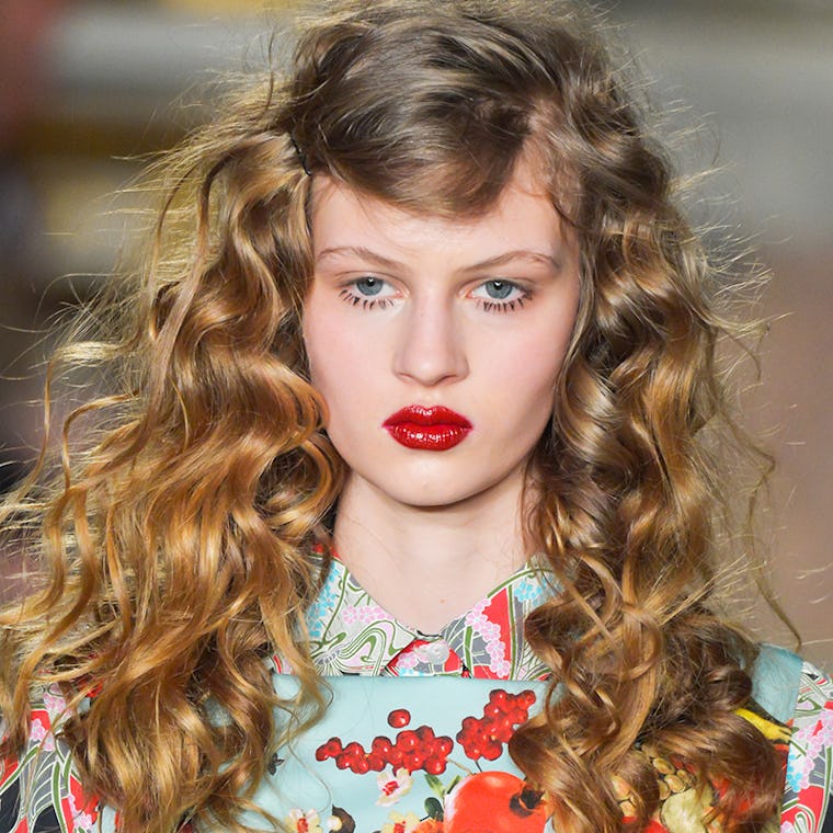 10 Hairstyles For Girls With Curly Hair