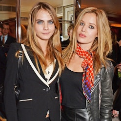 2 Supermodels Take On The Pastel Hair Trend