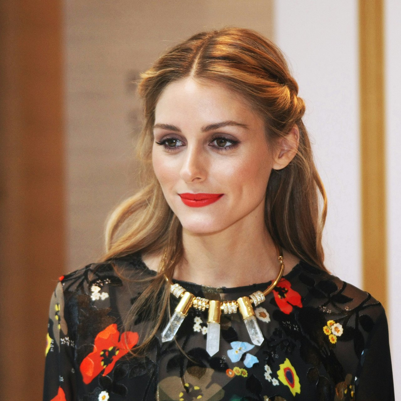 Olivia Palermo Proves You Can Wear A Daytime Smoky Eye And Bold Lip   Olivia Palermo Makeup 