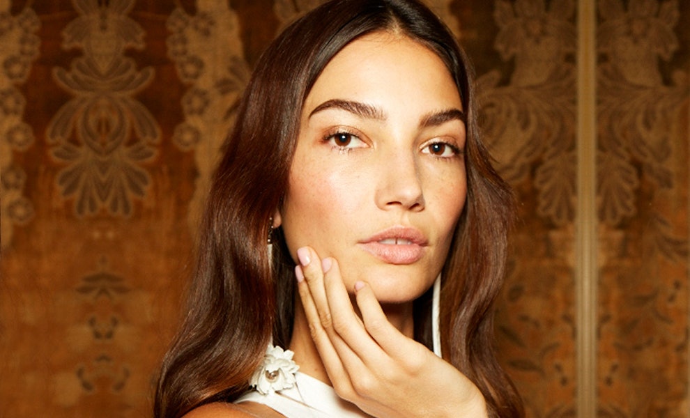 6 Highlighters For Glowing Winter Skin