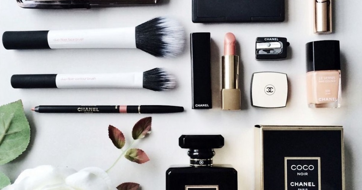 How To Organize Your Vanity Like A Beauty Junkie