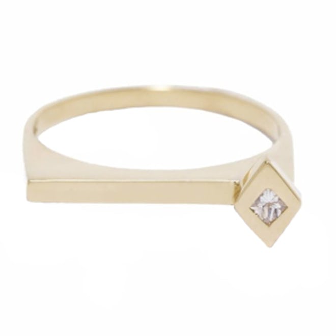 Spark Single Dimaond Ring 18K Yellow Gold
