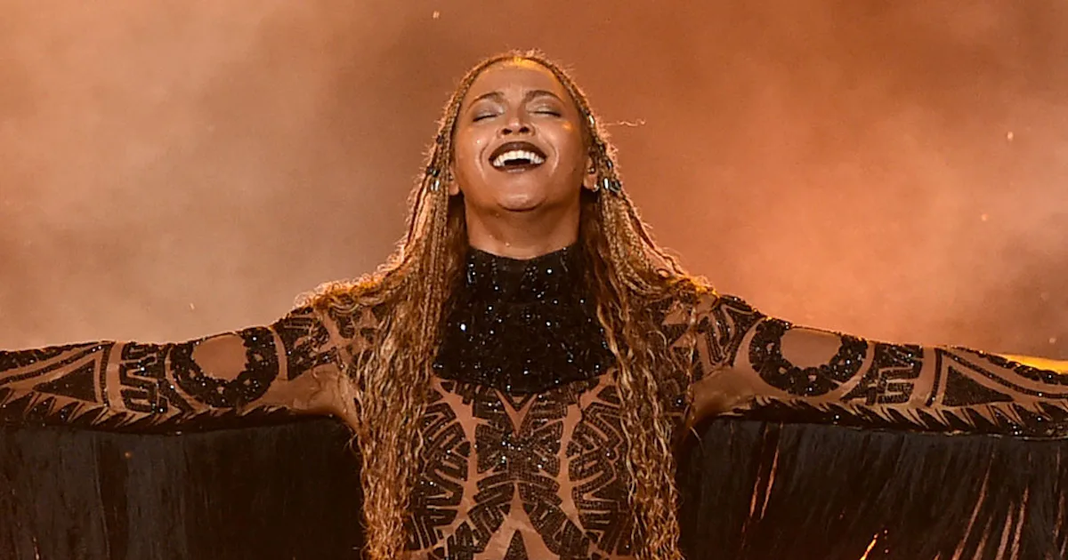 This Surprise Guest Will Be Performing At Tonight’s CMA Awards
