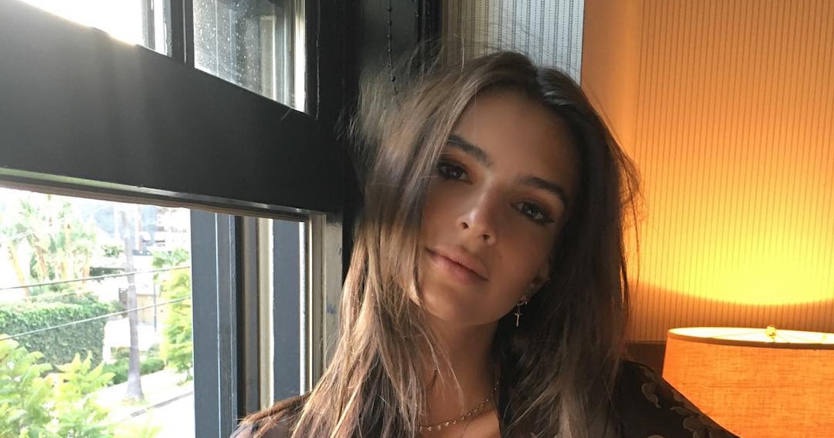 Попозировала по-домашнему Попозировала по-домашнему