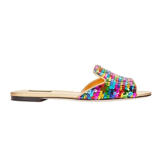 These Flat Sandals Are Perfect For Busy Girls
