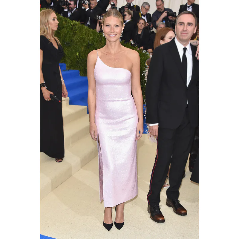 gwyneth paltrow purple dress Gwyneth Paltrow wearing a purple silk and wool-blend mini dress by Victoria  Beckham
