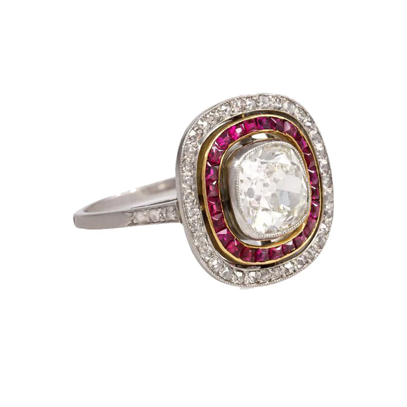 These One-Of-A-Kind Vintage Engagement Rings Are Absolutely Stunning