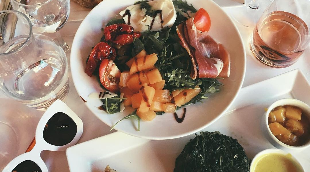 A Definitive Guide To What To Eat With Your Rosé