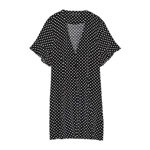 We Used To Hate This '90s Dress Trend But Now We Love It