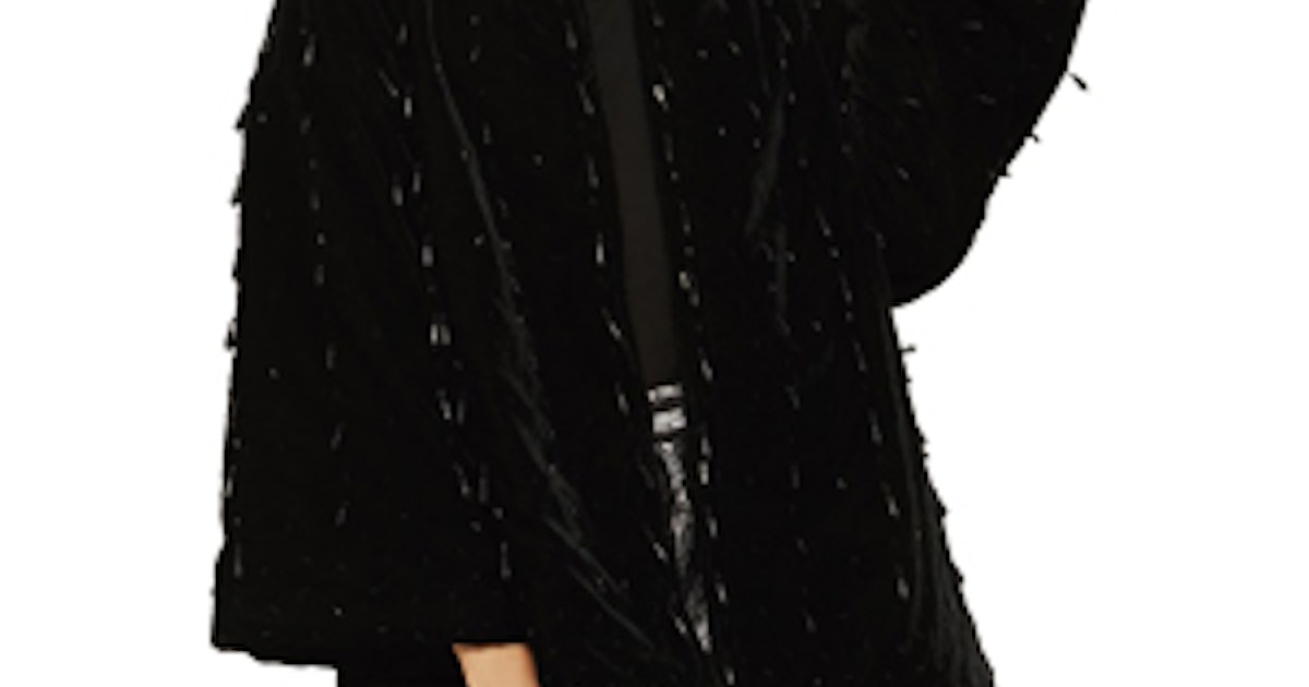 Gorgeous Evening Coats To Wear With Your Holiday Attire