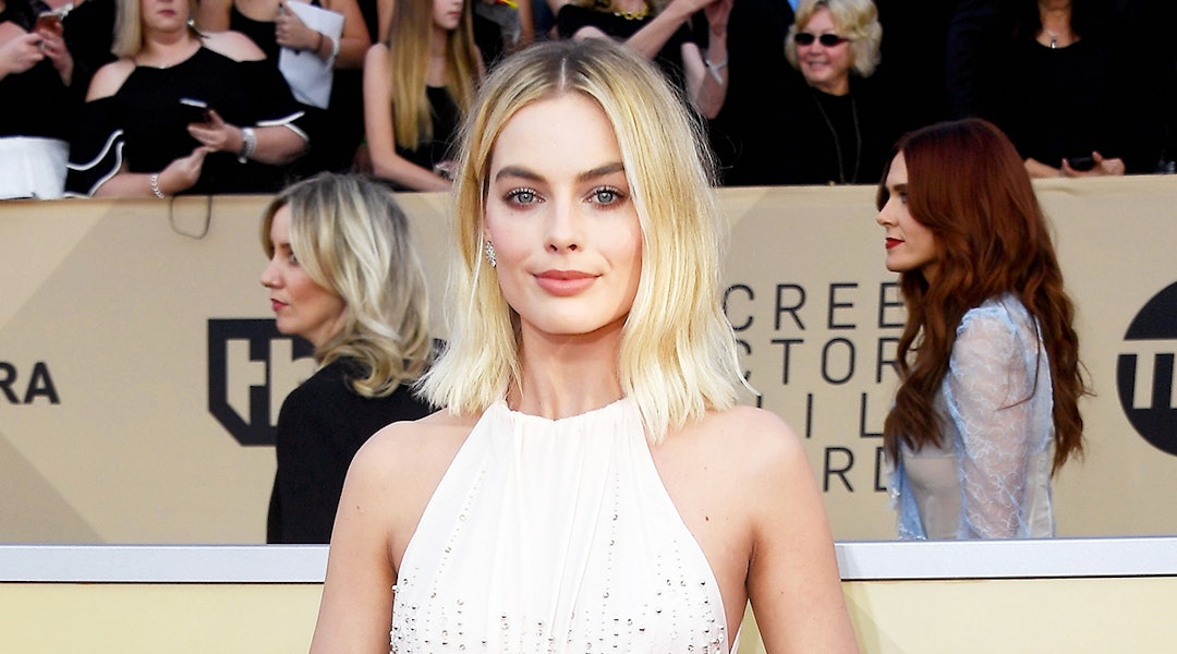 Exactly How To Get Margot Robbie S Signature Waves