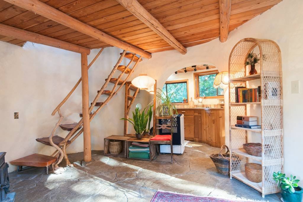 8 Cozy Airbnb Rentals For A Dreamy Winter Getaway   Cozy Cabin Winter Getaway Cottage 