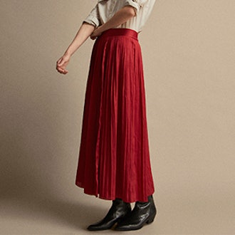 Pleated Skirt With Slit Detail